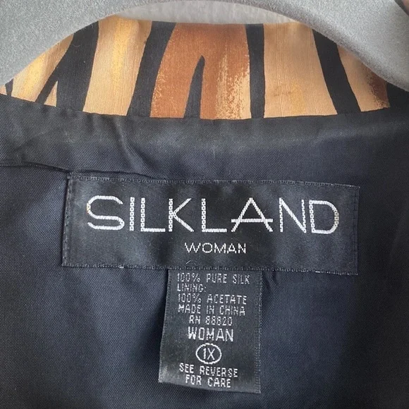 Silkland Animal Print Tiger 100% Silk Blouse Top Button down Shirt size 1X - Picture 2 of 5